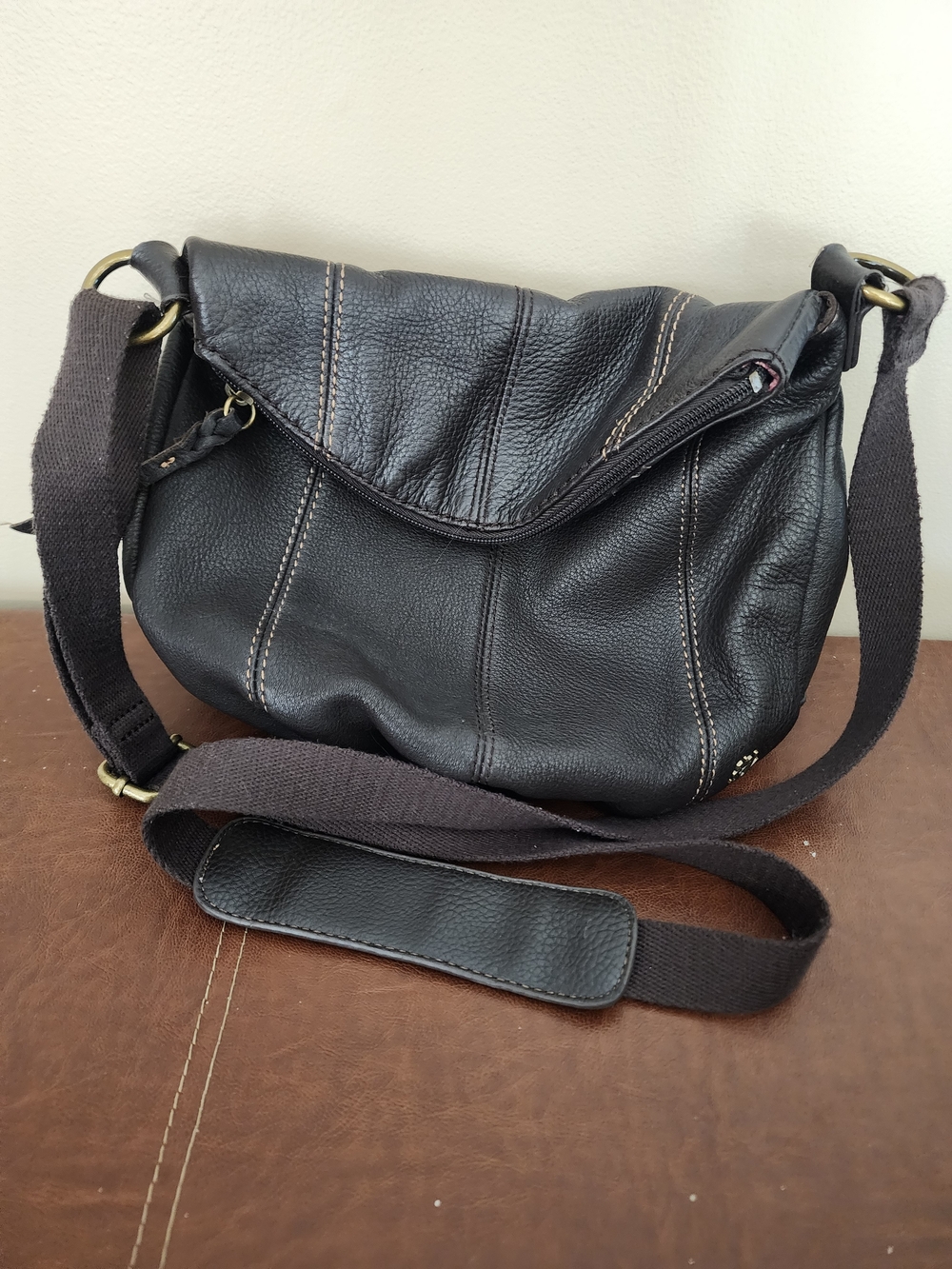 Brown Leather Crossbody Bag with Adjustable Strap